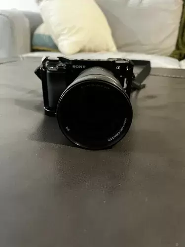 U$S 400.00 Sony alpha a6100 24.2mp mirrorless camera
