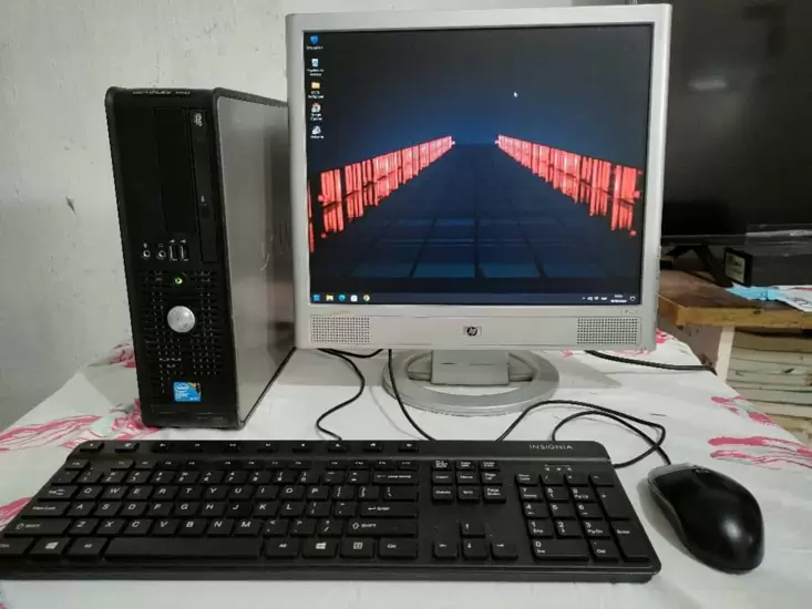 Q700 Computadoras y laptops | computadora de escritorio dell w11 4gb ram wifi