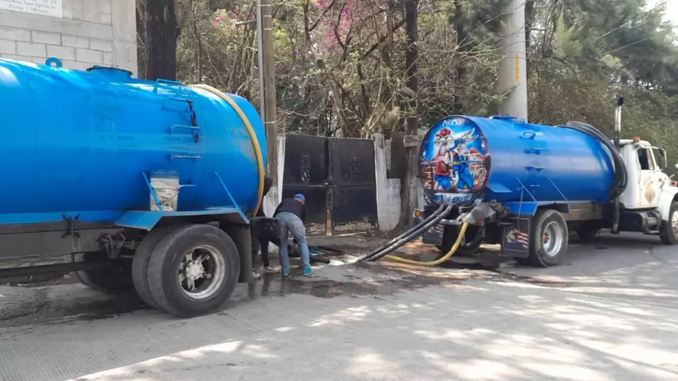 Q123 Agua en camiones cisternas 100% potable