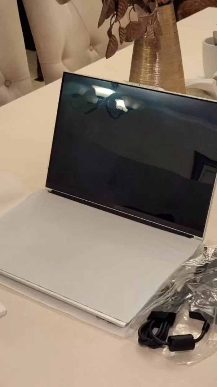 Q14,300 Laptop gamer GIGABYTE AERO 16 XE5 nueva